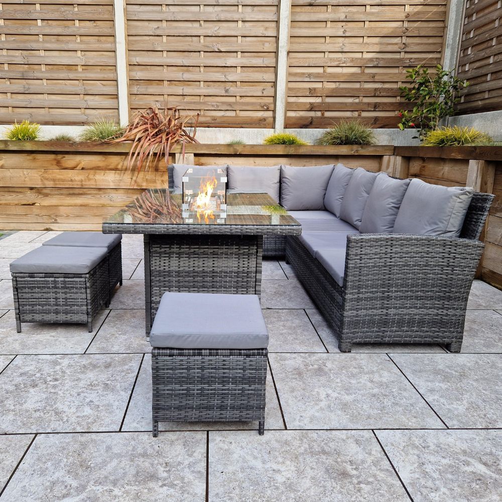 Das Windsor Rattan Feuerstellen-Ecksofa und Hocker Garten-Set
