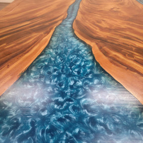 210cm x 145cm Blauer Resin Live-Edge Ostnussbaum Esstisch
