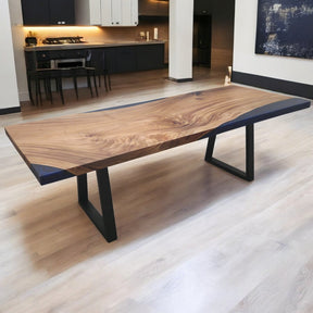 239cm x 91cm Live-Edge Ostnussbaum Esstisch